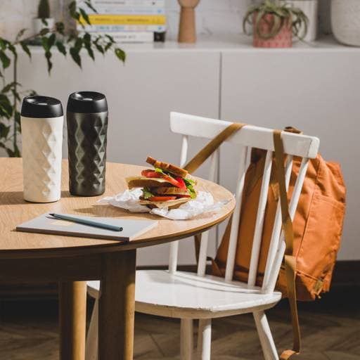 https://dajar.pl/media/catalog/product/2/_/2.02_kubkiterm4x5_kmstudio-2155.jpg