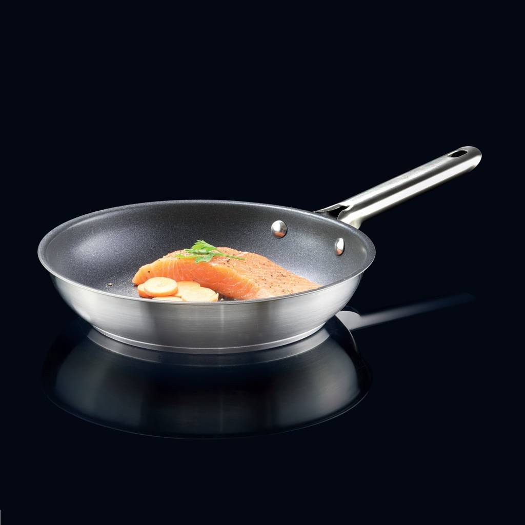 https://dajar.pl/media/catalog/product/a/c/acero_patelnia.jpg