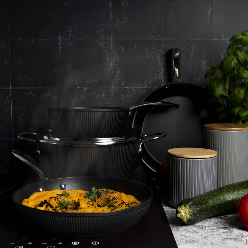 https://dajar.pl/media/catalog/product/c/u/curly_2_.jpg