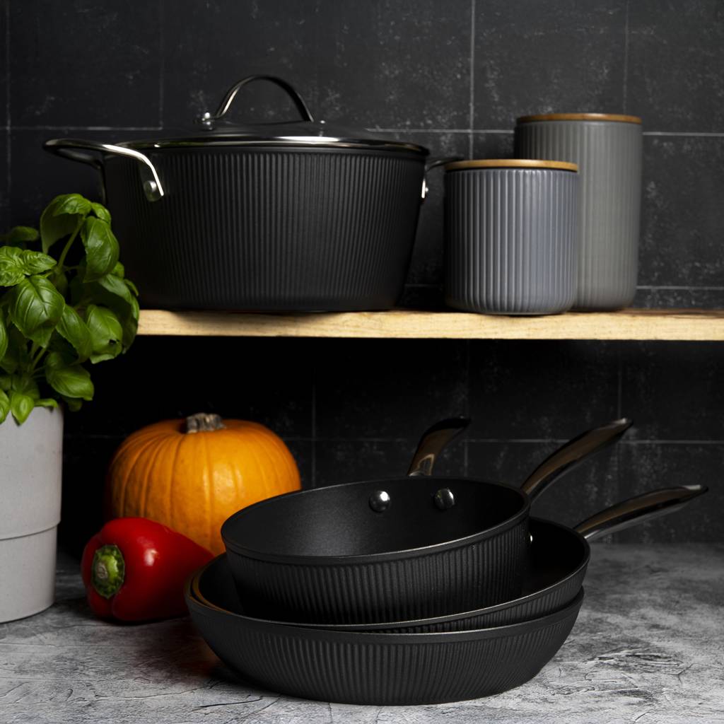 https://dajar.pl/media/catalog/product/c/u/curly_3__5.jpg